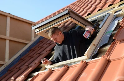 Pose de fenêtres de toit Velux à Soudé